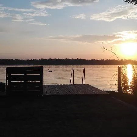 Domek Nad Samym Brzegiem Jeziora Z Prywatna 